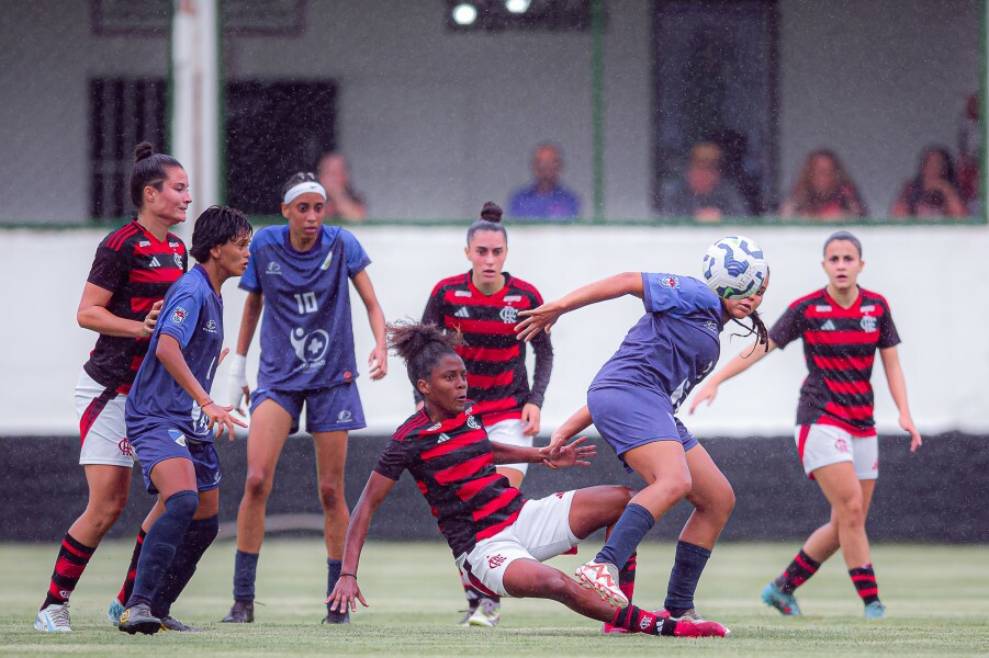 Kaylane em atividade com a camisa do Flamengo (Foto: Flamengo)