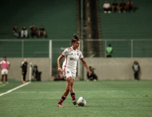 Laysa em atividade com a camisa do Flamengo (Foto: Reprodução/ Redes Sociais)