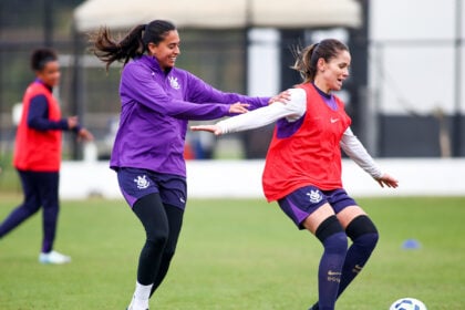 Jogadoras do Corinthians em último treino antes de amistoso nos EUA