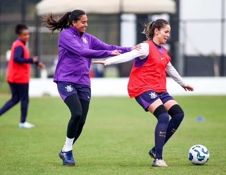 Jogadoras do Corinthians em último treino antes de amistoso nos EUA