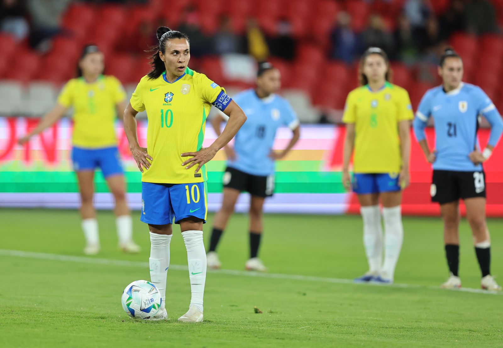 Marta segundos antes da cobrança do pênalti (Foto: Livia Villas Boas/ CBF)
