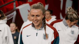 Hannah Hampton não deu ouvidos ao médico e hoje é peça chave no time da Inglaterra. Foto: reprodução.