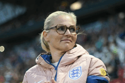 Sarina Wiegman entra para a história com 3 títulos da Euro