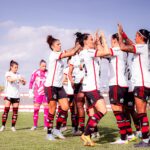 Elenco do Flamengo em jogo contra o Fluminense, no Campeonato Brasileiro (Foto: Flamengo/ Paula Reis)