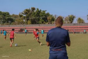 Rosana Augusto em treinamento com o time feminino do Flamengo (Foto: Agnes Rigas)