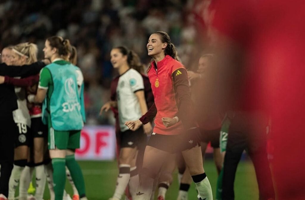 Jule Brand mostrando poder ofensivo para quebrar adversárias (Foto: Reprodução/ Redes Sociais)