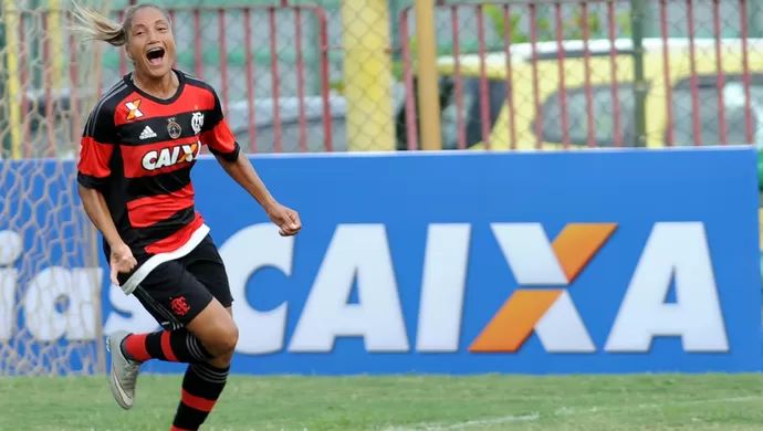 Larissa, atacante com faro de gols (Foto: Reprodução)