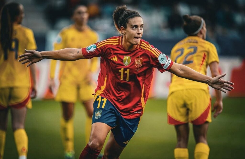 Alexia Putellas vivendo momentos especiais com a seleção espanhola na Euro 25 (Foto: Reprodução/ Redes Sociais)