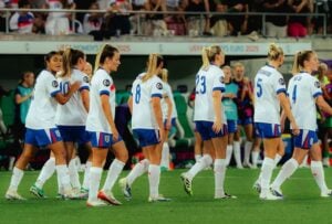 Inglaterra enfrente a Itália na semifinal da Euro 2025 (Foto: Reprodução/ Redes Sociais)