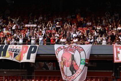 São Paulo x Corinthians terá torcida única no Pacaembu. Medida criada no masculino gera debate no futebol feminino