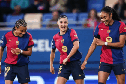 Jogadoras do Barcelona comemoram gol diante do Wolfsburg, pela Champions Feminina - Foto: Divulgação/Barcelona