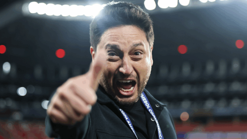 Arthur Elias é indicado a Bola de Ouro como melhor técnico
