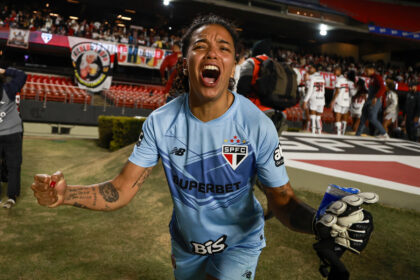 Carlinha é muralha! Desde 2019, em todas as disputas por pênaltis do São Paulo, a goleira defendeu pelo menos uma cobrança. Decisiva sempre!