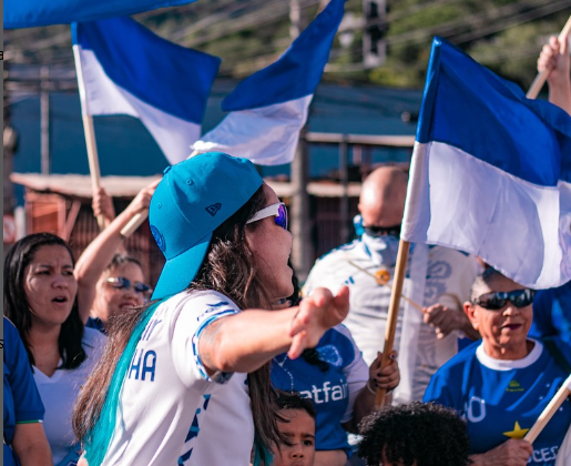 Natalia Simões é a fundadora da Torcida Desorganizada Cabulosa