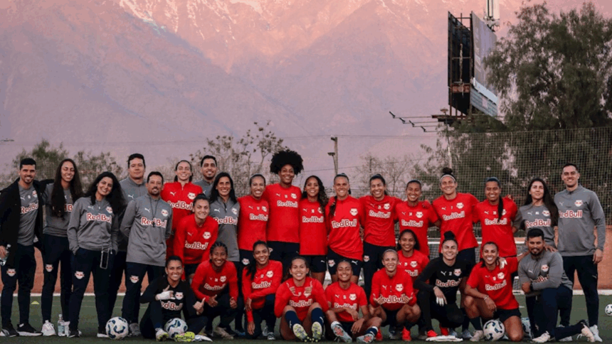 Pela 1ª vez na história a equipe feminina do Red Bull Bragantino disputa uma partida internacional (Foto: Cárila Covas / Red Bull Bragantino)