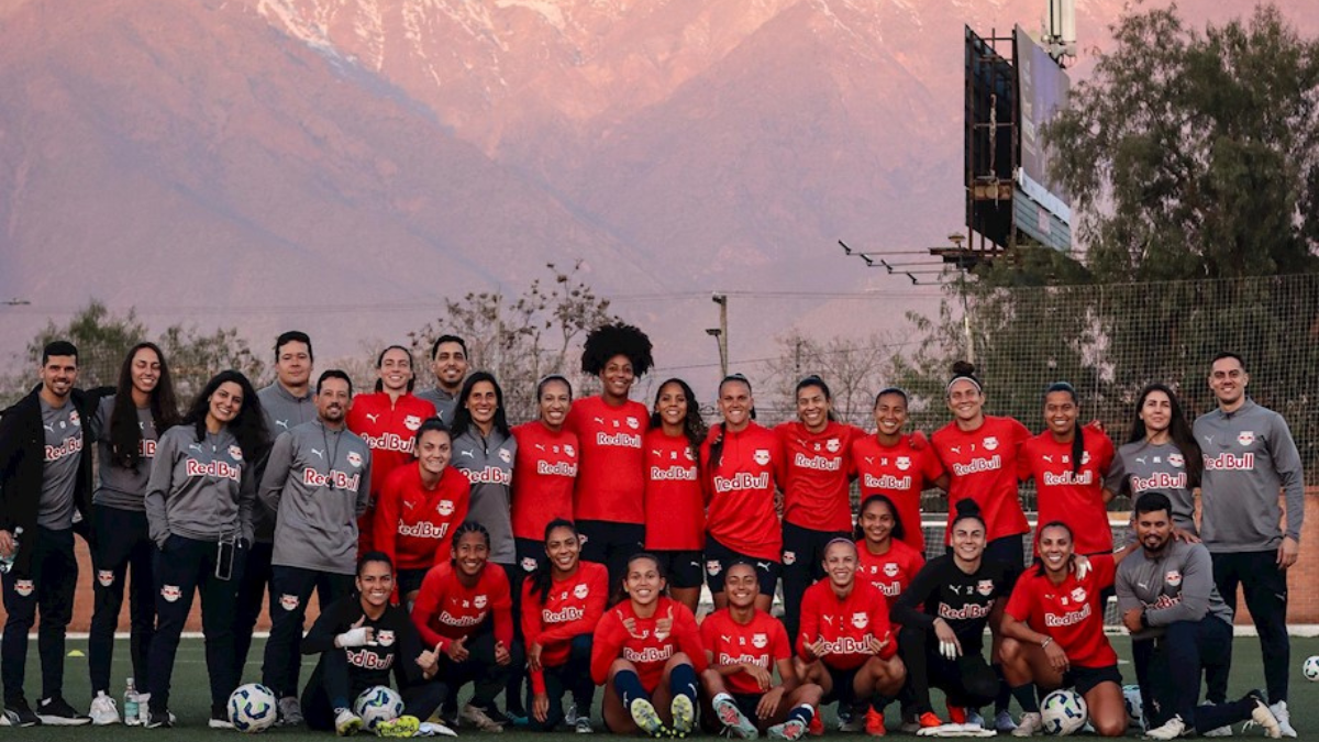 Pela 1ª vez na história a equipe feminina do Red Bull Bragantino disputa uma partida internacional (Foto: Cárila Covas / Red Bull Bragantino)