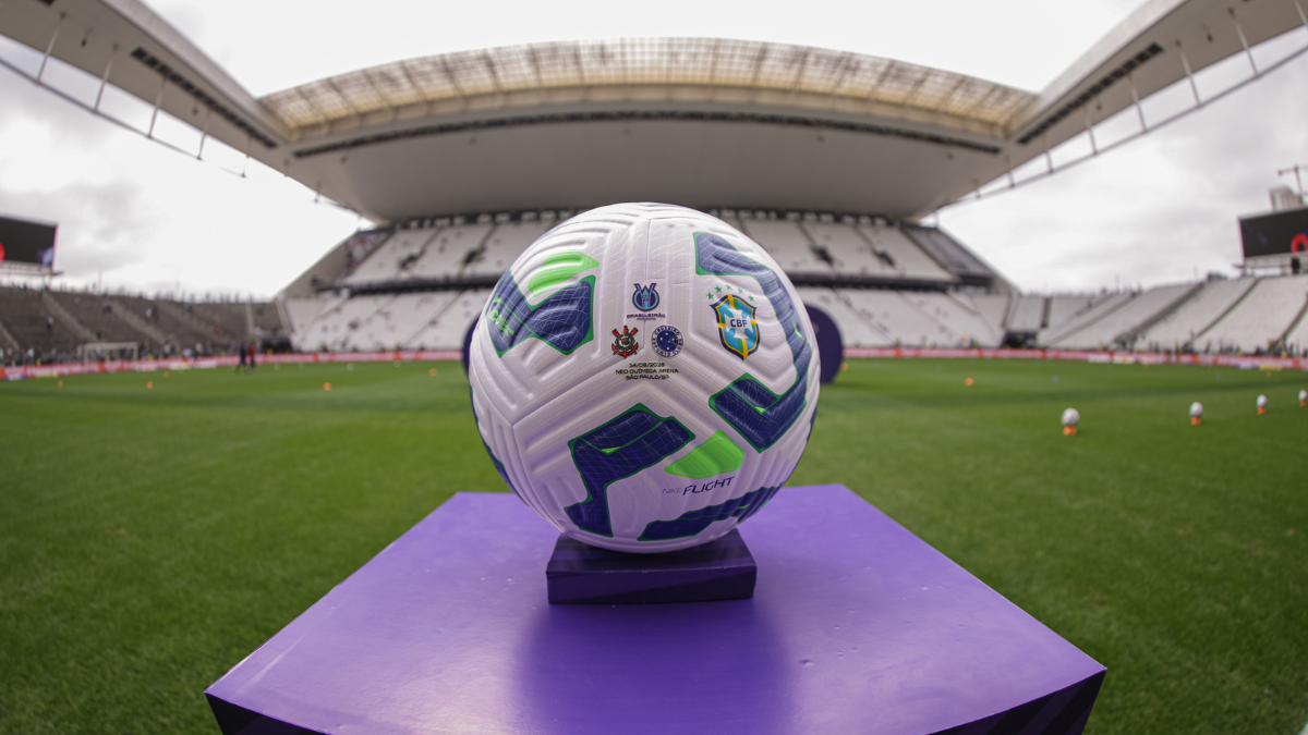 Corinthians e Cruzeiro escalados para a final