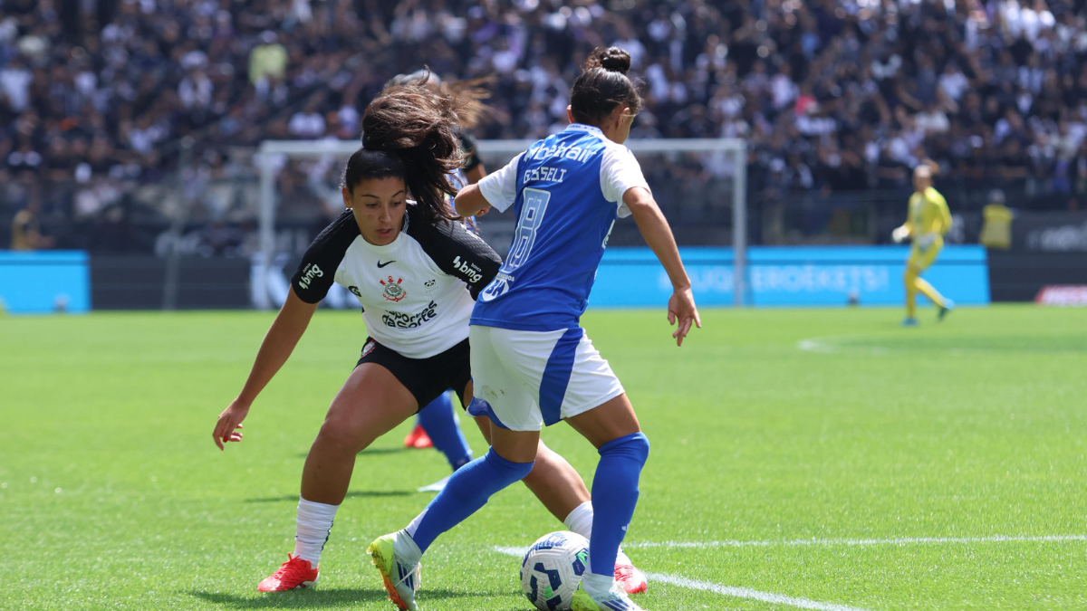 Final do Brasileirão Feminino: 1º tempo tem equilíbrio e tensão