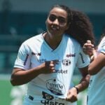 Ferroviária vence e se classifica