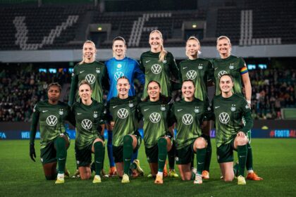 Na Alemanha, Wolfsburg goleou o Manchester United por 5 x 2.