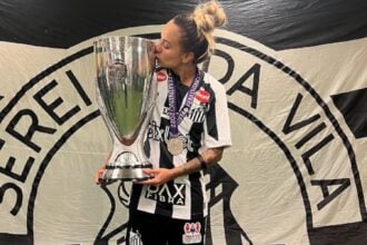 Thaisinha, meia-atacante do Santos, passou por um procedimento cirúrgico no joelho esquerdo.