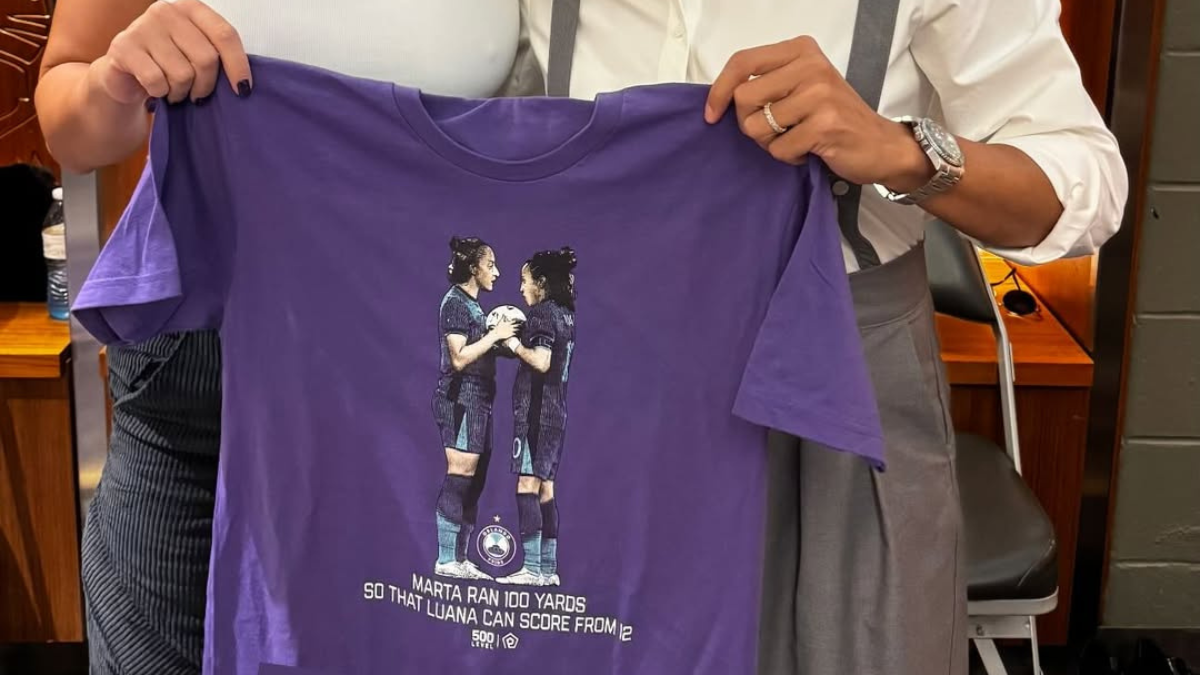 Marta e Luana: O Gesto Heroico que Virou Camiseta e Emocionou o Mundo do Futebol!