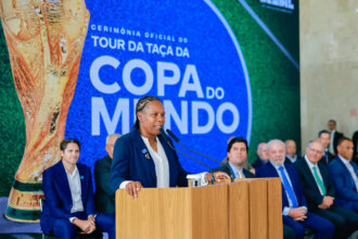 Formiga discursa no evento ''Tour da Taça'', realizado em Brasília