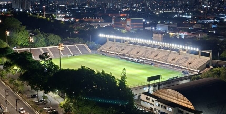 Fazendinha recebe obras no setor de iluminação.