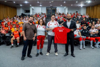 Renata Armiliato é a nova gerente de Futebol Feminino do Internacional.