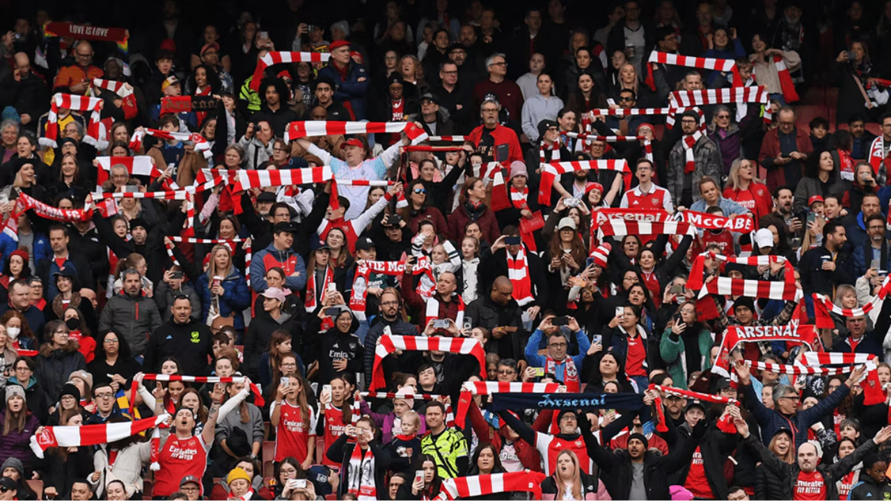 Emirates Stadium lotado para jogo do Arsenal Women