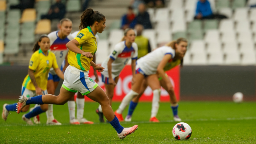 Brasil%20arranca%20vit%C3%B3ria%20nos%20acr%C3%A9scimos%20contra%20Inglaterra